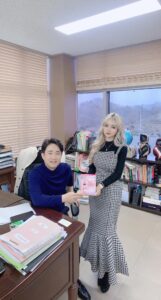 Nữ CEO Han Ga Yeon cùng chủ tịch Korea Ginseng Natural Corporation Hàn Quốc (nhà sản xuất Thạch Collagen Cherry Dr.DN)